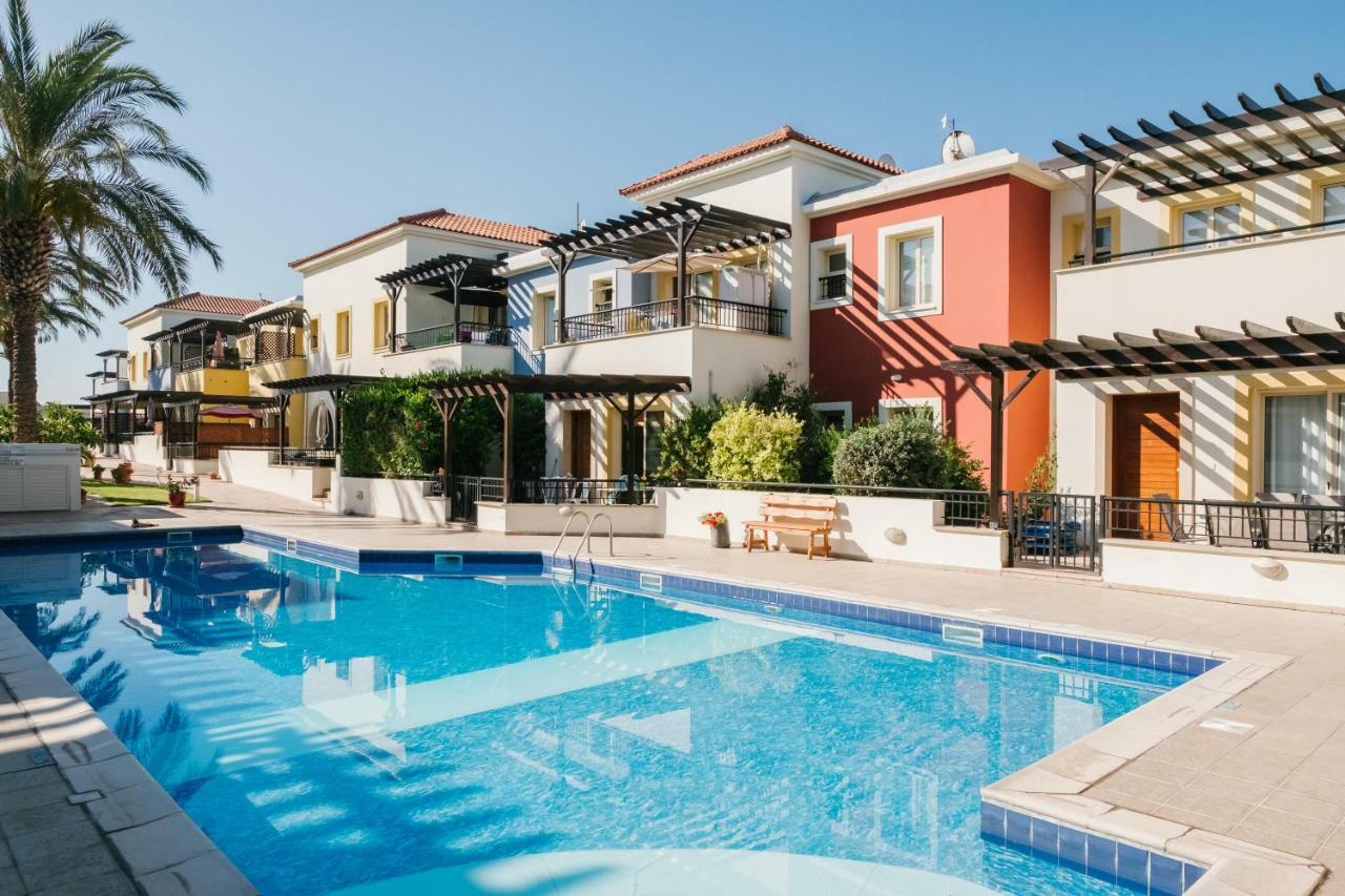 Aphrodite Gardens No.9 Luxury Apt Paphos Extérieur photo
