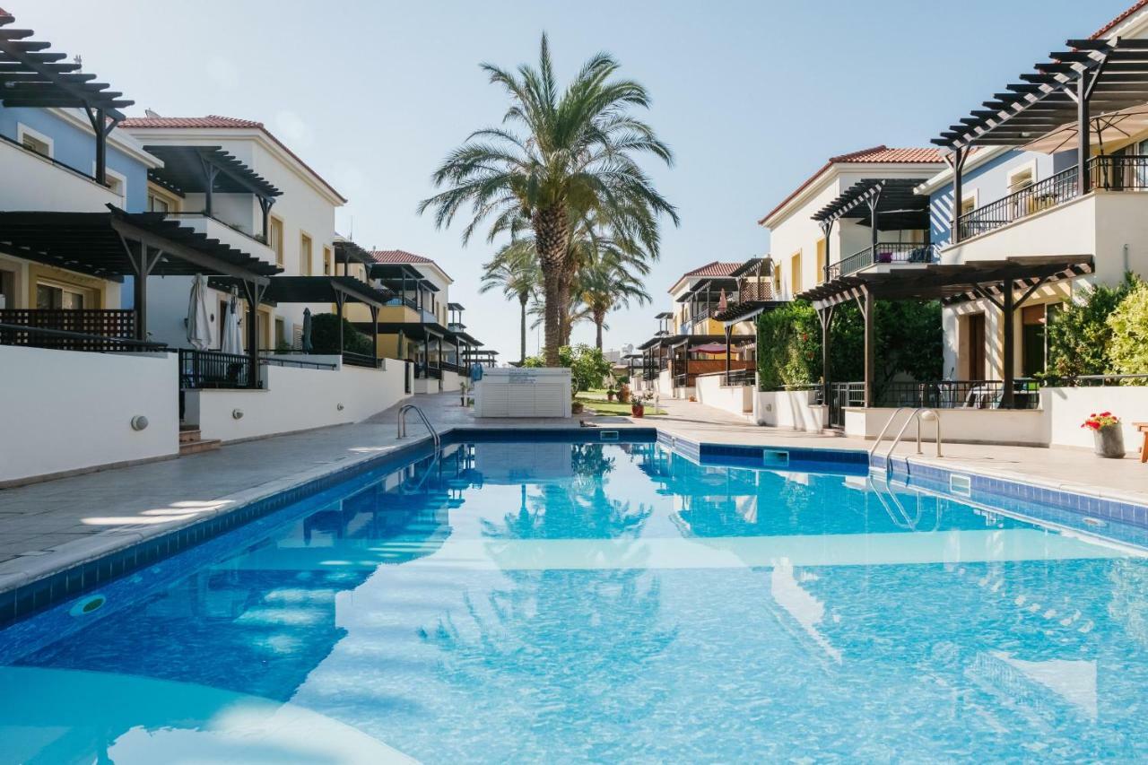 Aphrodite Gardens No.9 Luxury Apt Paphos Extérieur photo