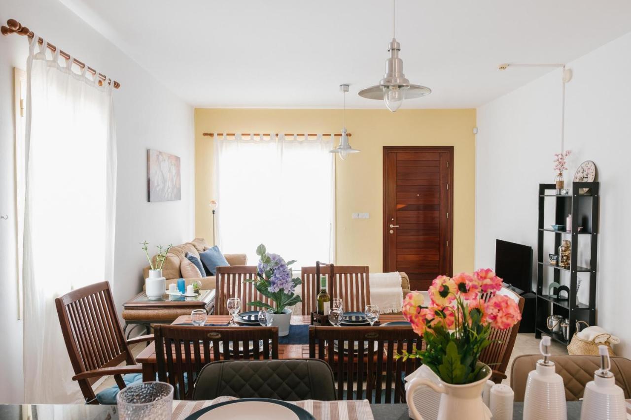 Aphrodite Gardens No.9 Luxury Apt Paphos Extérieur photo