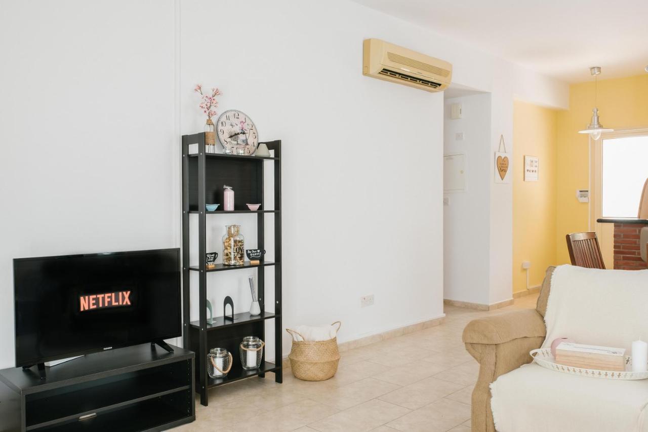 Aphrodite Gardens No.9 Luxury Apt Paphos Extérieur photo